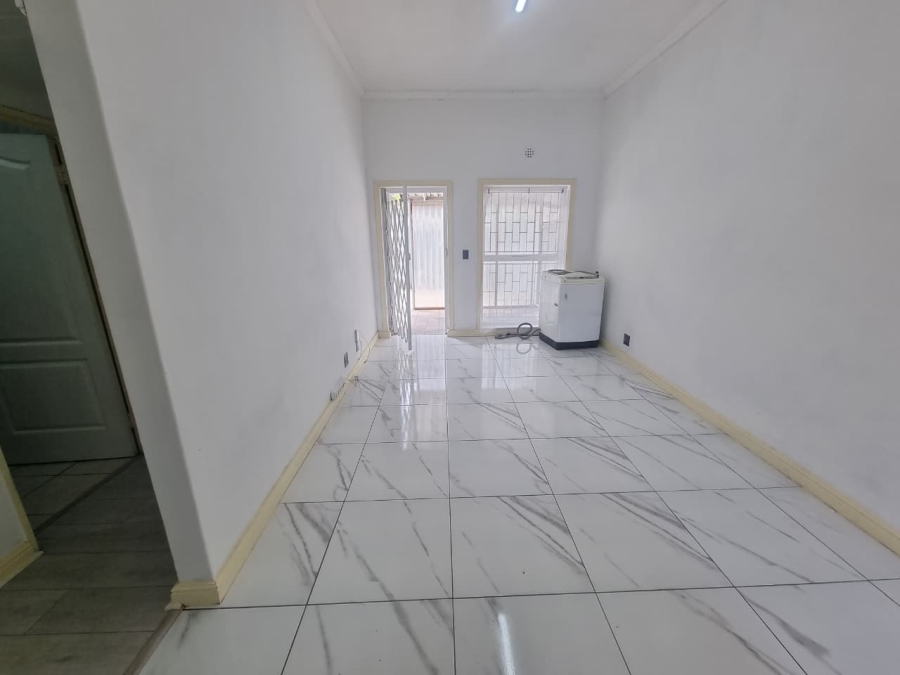 2 Bedroom Property for Sale in Wynberg Western Cape